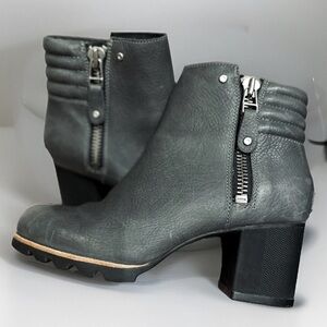 SOREL DANICA WATERPROOF DISTRESSED CHARCOAL LEATHER LUG SOLE ZIP BOOTIE-9